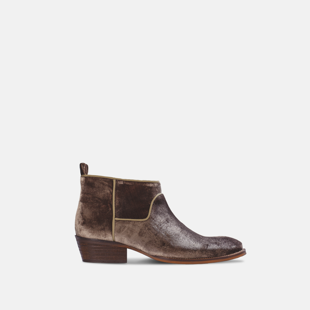 Carela Shoes
